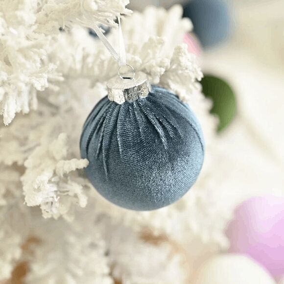 Brand New Luxe Velvet Christmas Ornaments 15 Pcs Blue Flocked Balls Shatterproof - Picture 2 of 5